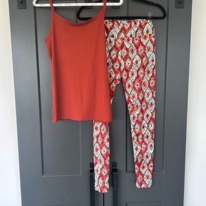 Lularoe Leggings a bonus tank.